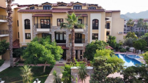 Villa Neighbours